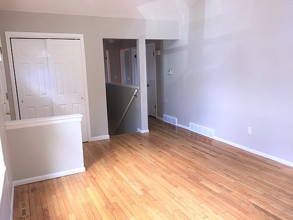 4th image of 8 Ponderosa Pl