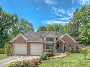 7 University Pl, Johnson City, TN 37604