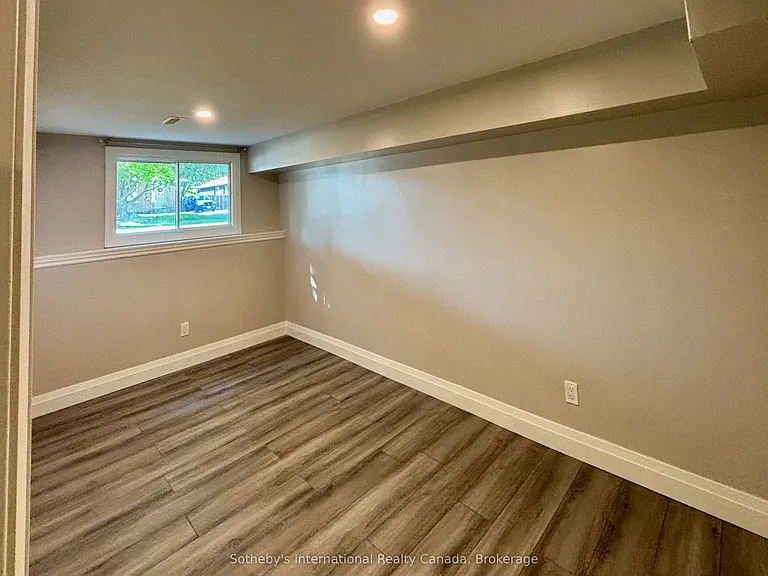 55 Courtice Cres #2 — Photo 11