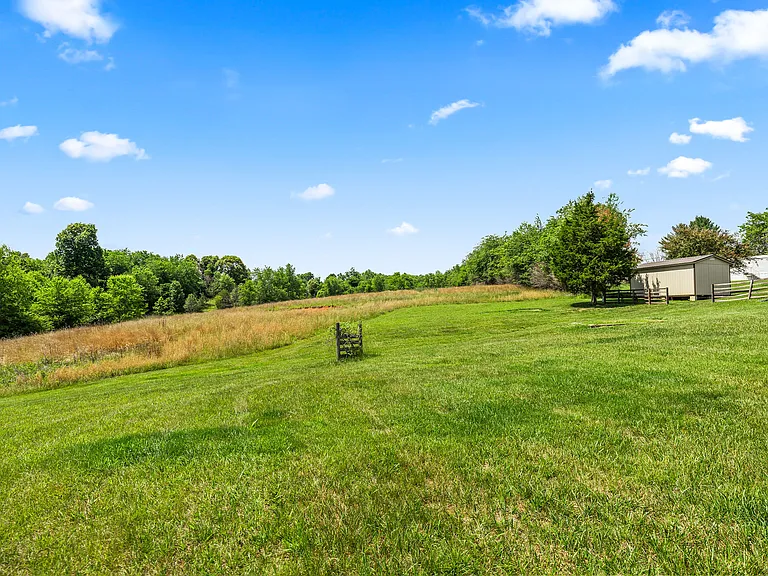 295 Tanglewood Dr — Photo 24