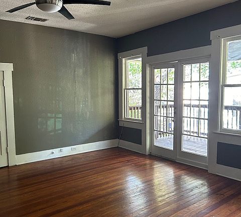 3rd image of 253 Post Ave #3