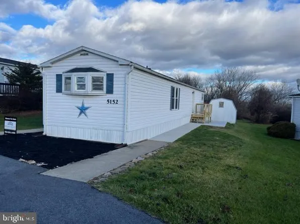 5152 Stone Terrace Dr, Whitehall, PA 18052