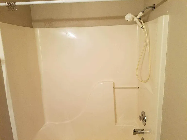 second bath tub and shower