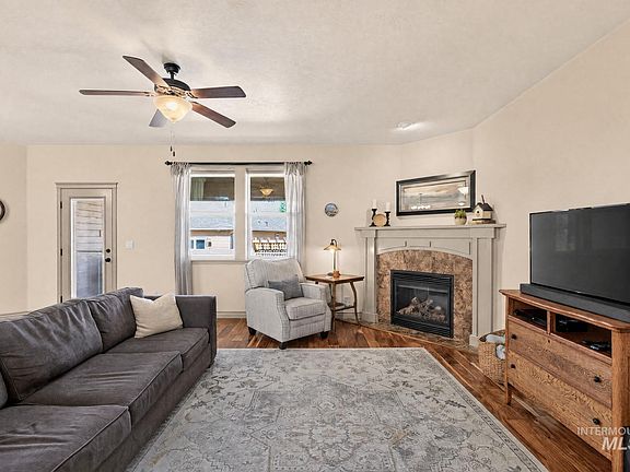4th image of 1424 W Raelin Dr