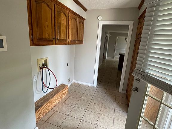 5th image of 4331 Christina St