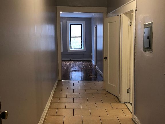 5th image of 482 Summer Ave APT 307
