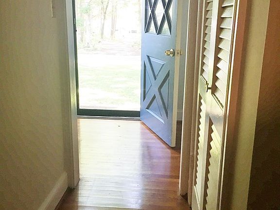 5th image of 407 Forest Ln