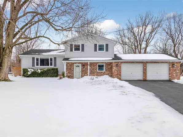 9 Jupiter Way, Macedon, NY 14502