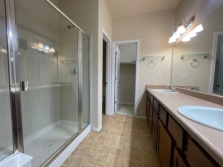4717 Rowland Hts — Photo 12