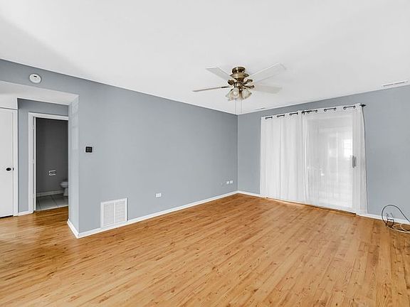 3rd image of 3452 N Harlem Ave APT 1W
