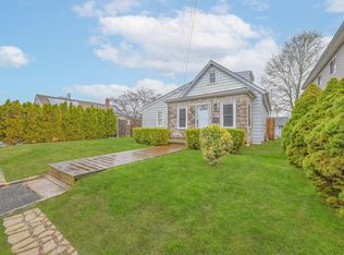 267 Roquette Ave, South Floral Park, NY 11001