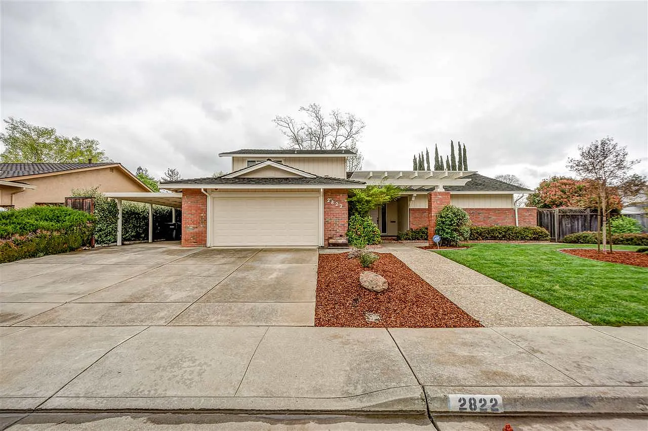 2822 Superior Dr photo 1