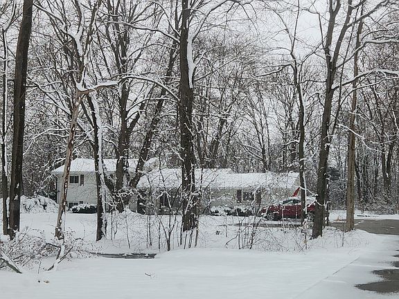 2nd image of 1500 S Sheldon Rd