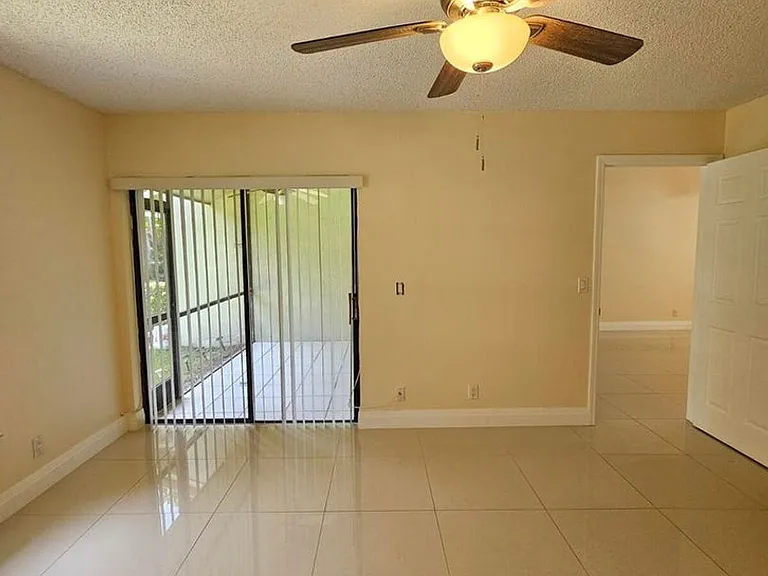 480 Hardwood Pl — Photo 4