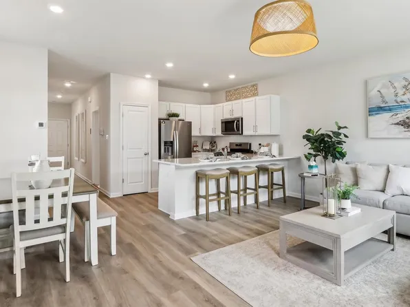 252 Hermosa Dr, Egg Harbor Township, NJ 08234