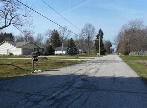 2nd image of 742 Perry Rd