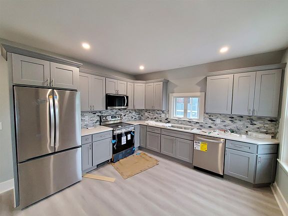 2nd image of 14 Oxford St #3
