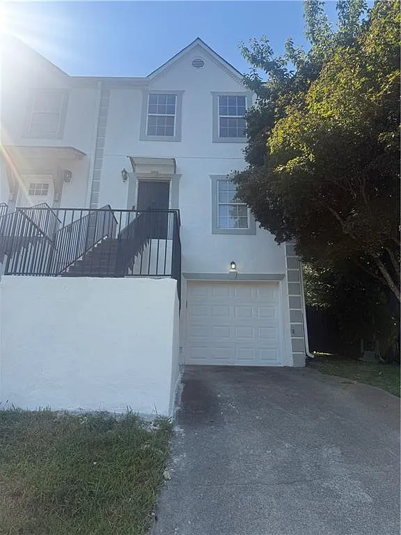 2 bed, 2.5 bath, 1700 sqft, $1,695 — Photo 1