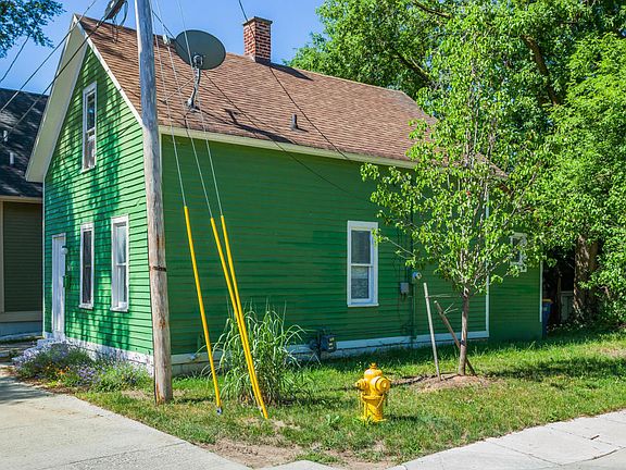 3rd image of 317 Freyling Pl SE