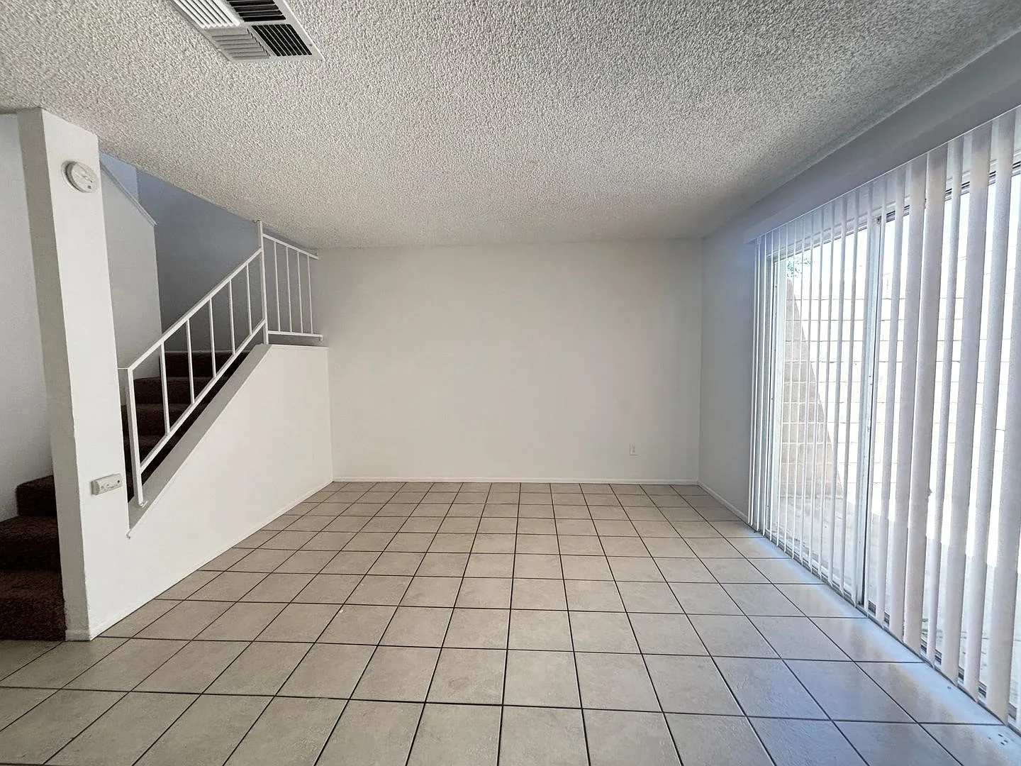 East Palmdale Townhouse — Photo 4