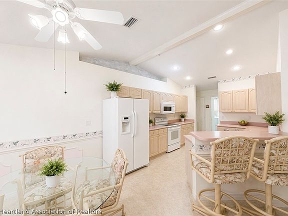 3rd image of 5429 Columbus Blvd