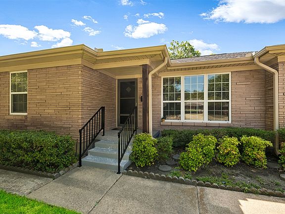 2nd image of 2546 Telegraph Ave
