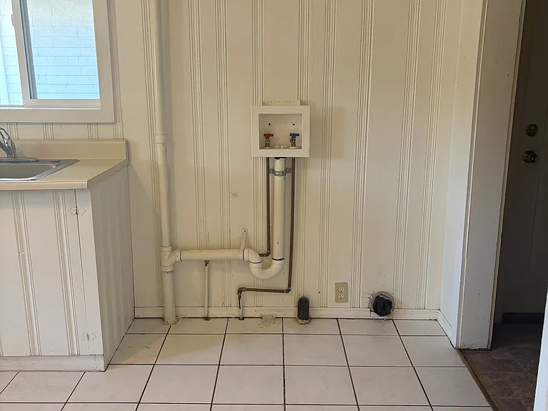 Washer and dryer hookups