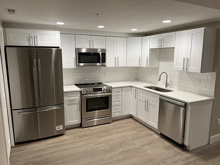 8943B McCoy Pl — Photo 3