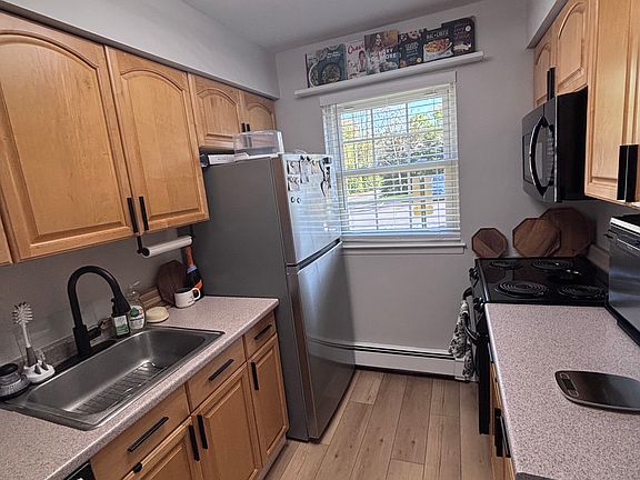 2nd image of 260 Village Dr APT 260