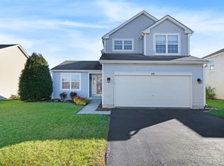 29 N Savannah Pkwy, Round Lake, IL 60073