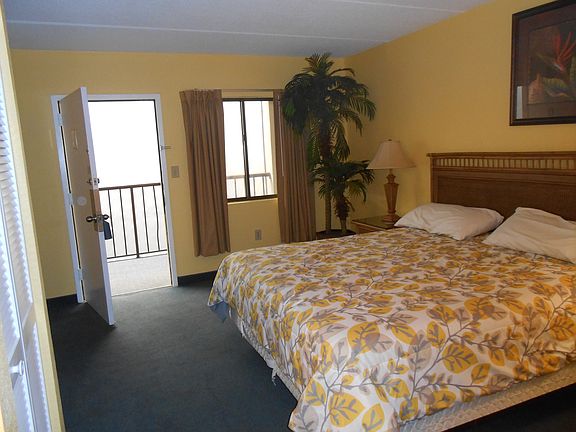 5th image of 208 74th Ave N #519