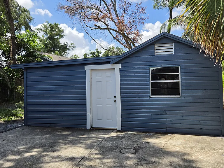 108 W Curtis St — Photo 3