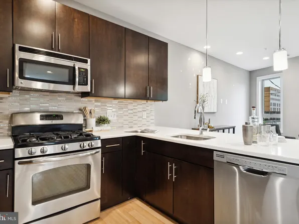 105 Poplar St, Philadelphia, PA 19123