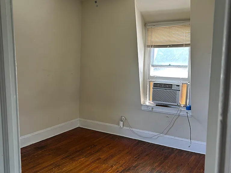 907 S 47th St #3R — Photo 18