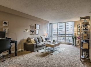 1665 N Logan St APT 541, Denver, CO 80203