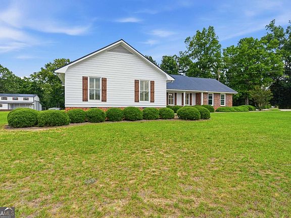 4th image of 390 Dedrick Rd