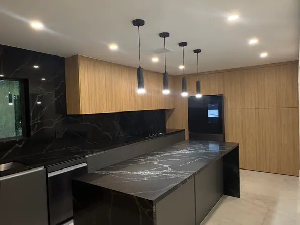 2921 SW 38th Ct, Miami, FL 33134