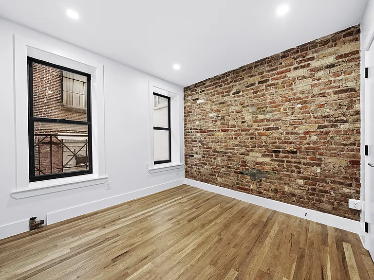 98 Thompson St #8 — Photo 2
