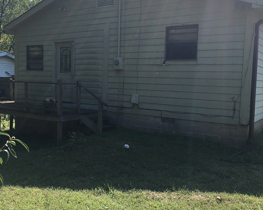 2nd image of 1210 Witt St