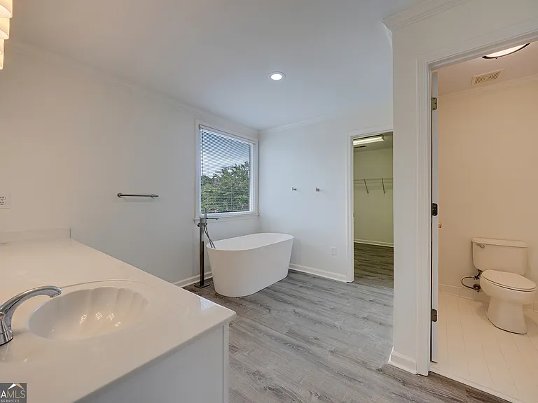 5795 Dovnick Dr — Photo 49