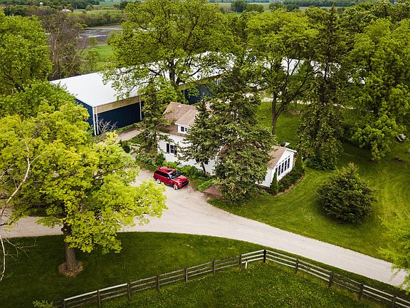 Aerial view Farmhouse/Barn