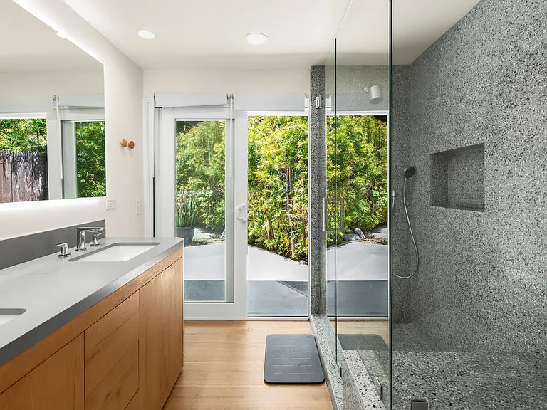6202 Frondosa Dr — Photo 17