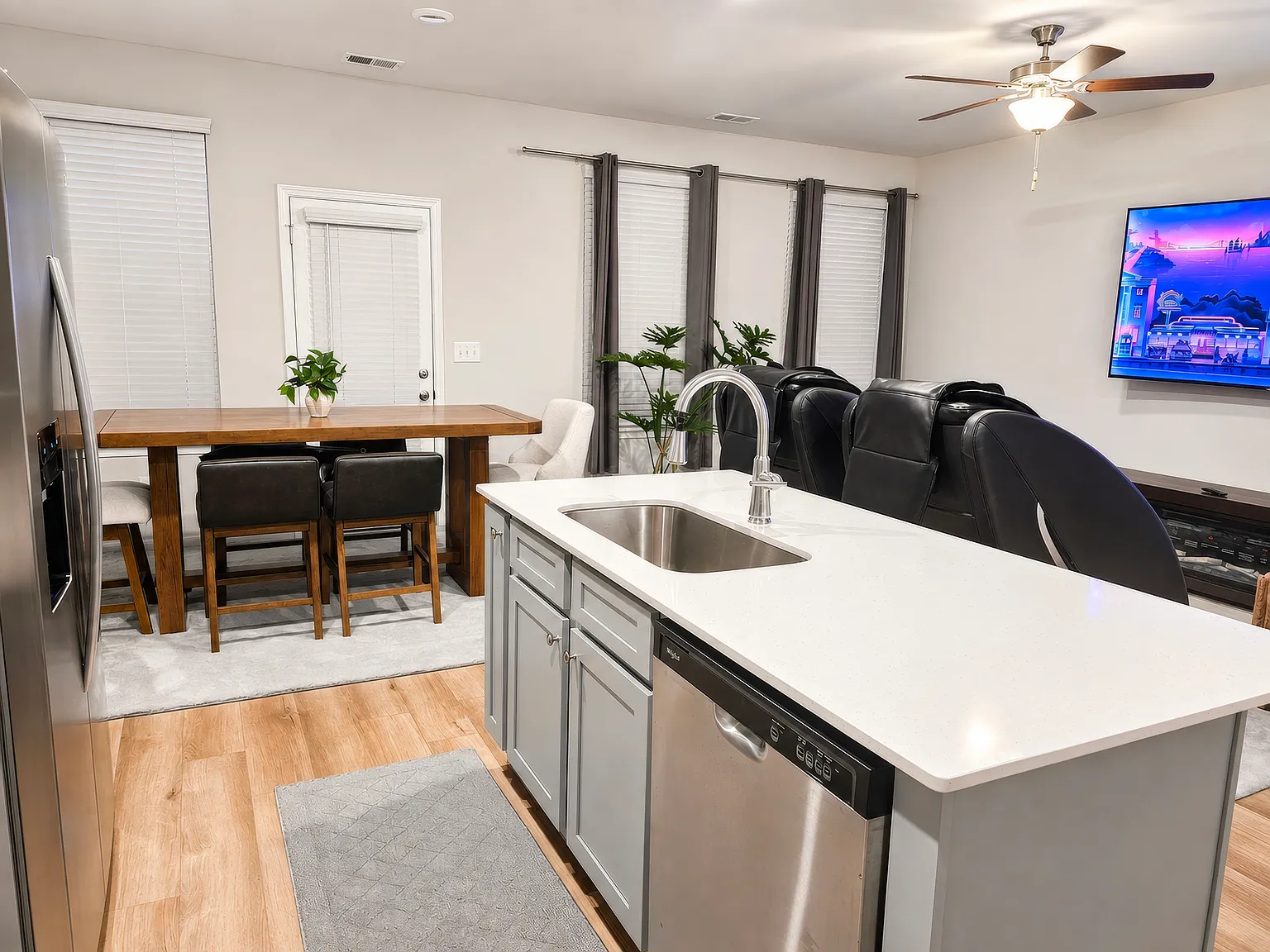 3 bed, 2.5 bath, 1463 sqft, $2,200 — Photo 4