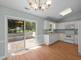 102 Inge Ct, New Bern, NC 28562