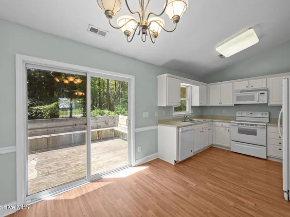 102 Inge Court, New Bern, NC 28562