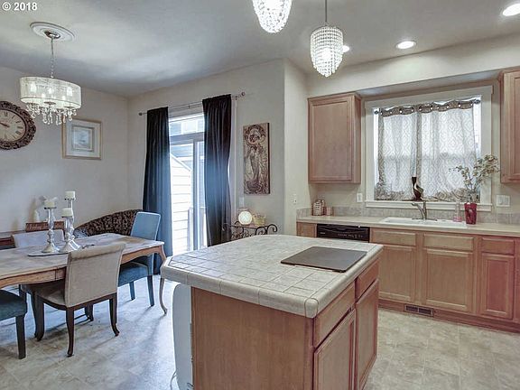 4th image of 2773 SE Palmer Ct