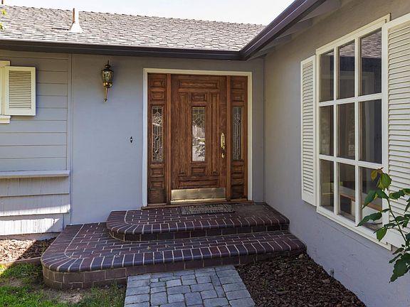 2nd image of 1113 Heatherstone Way