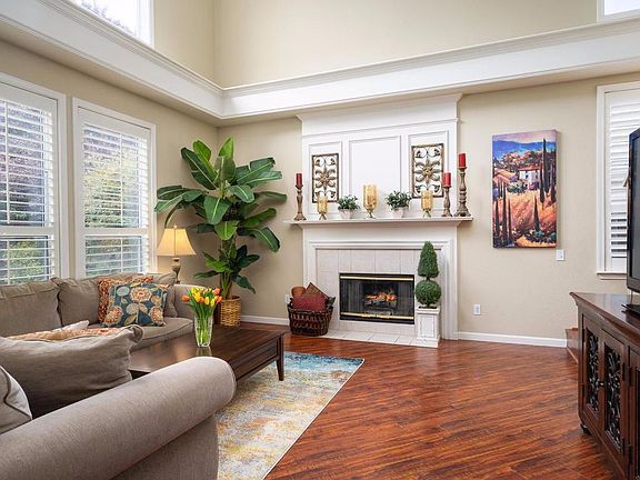 3rd image of 3516 Falkirk Way
