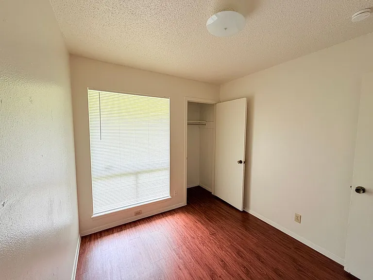5206 Village Trl — Photo 18
