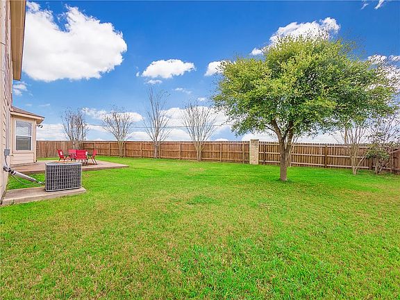 3rd image of 316 Cordero Dr